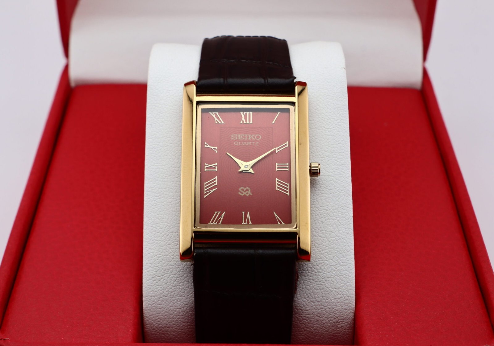 IMG_1893 Refurbished Vintage Seiko Slim Tank Men's Wrist Watch Red Dial With Dark Brown Strap - Image 1