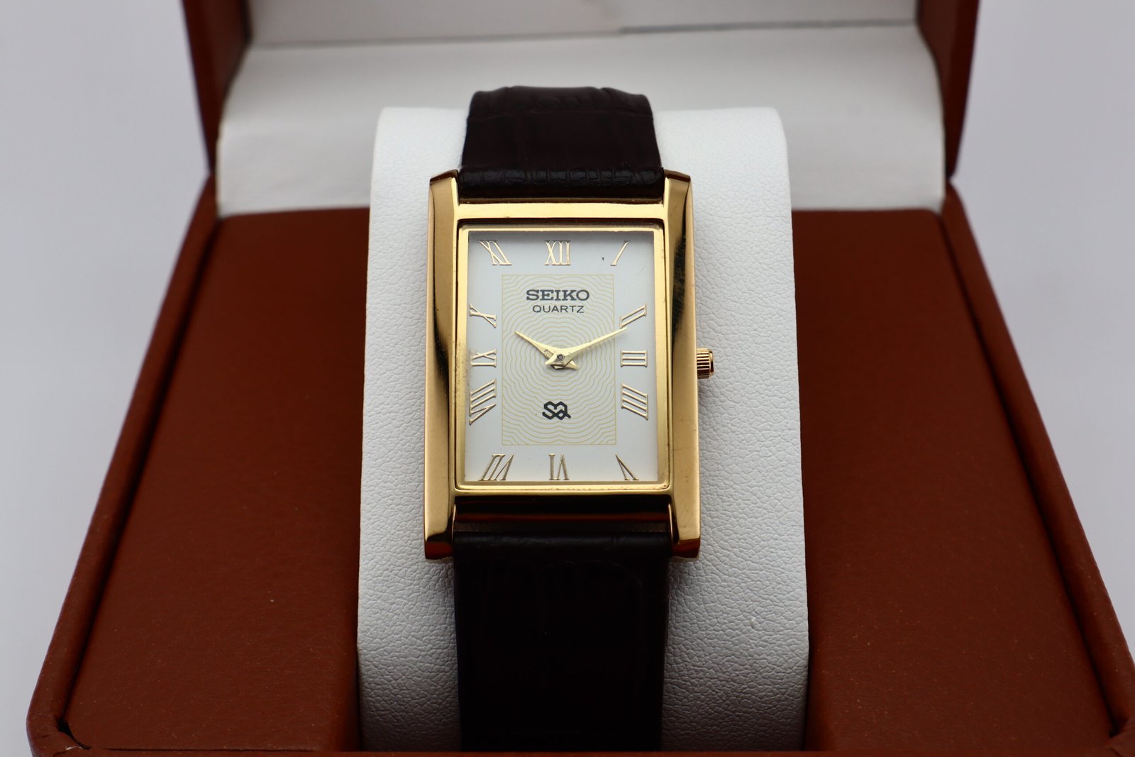 IMG_1901 Refurbished Vintage Seiko Slim Tank Men's Wrist Watch White Dial With Dark Brown Strap - Image 1