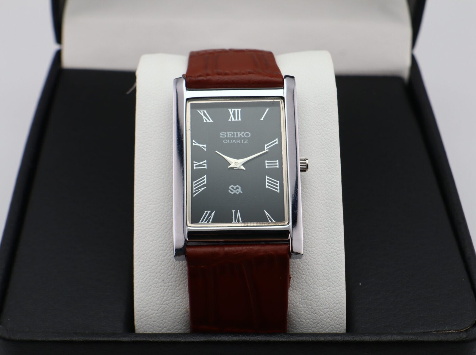 IMG_1781 Refurbished Vintage Seiko Slim Tank Men's Wrist Watch Green Dial With Light Brown Strap - Image 1