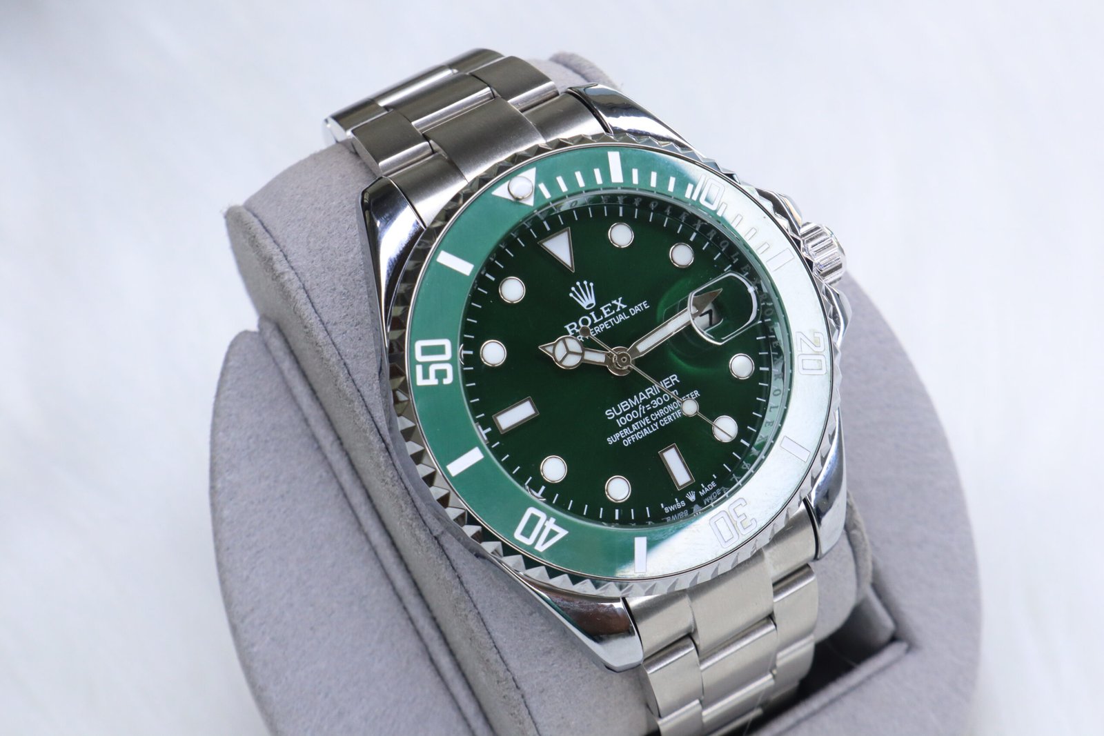 IMG_9331 ROLEX SUBMARINER 40MM DATE 116610LV HULK STEEL GREEN DIAL (MOD) - Image 1