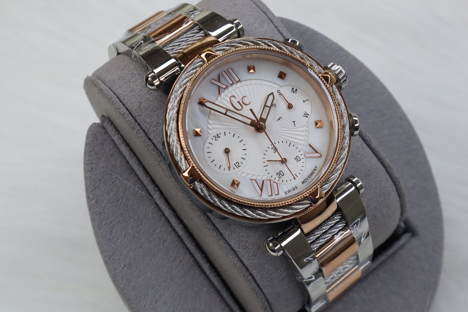 IMG_9638 GC Y16002LMF SPORT CHIC QUARTZ SILVER AND ROSE GOLD (MOD) - Image 1